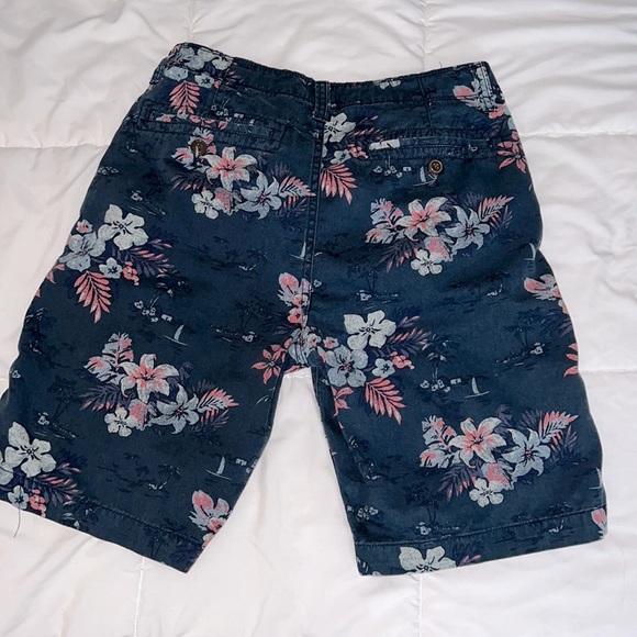 Arizona Jean Company Blue/ Floral Print Shorts - Picture 3 of 4